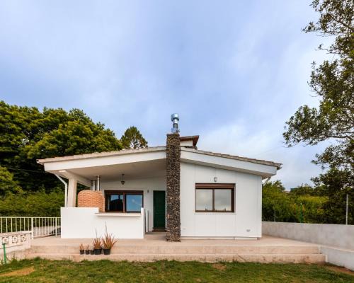 El Rosario Ski Chalet | Maison Mialon: country house amidst of nature