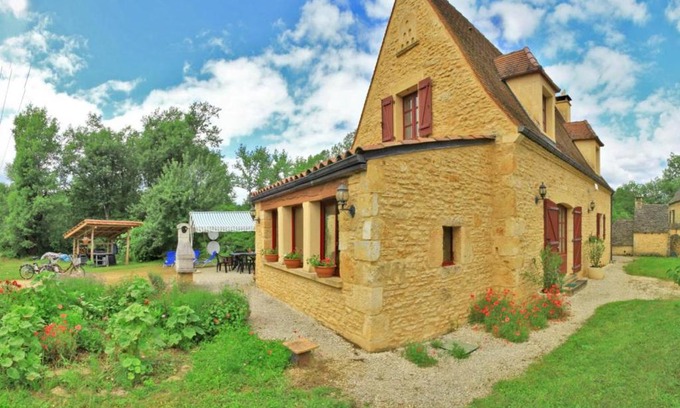Proissans House | Maison Périgourdine restaurée avec jardin, proche Sarlat, étang de pêche et vélos électriques fournis - FR-1-616-145