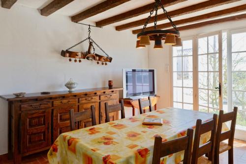 Noirmoutier-en-l'Ile House | Maison pour 4 - Jardin - 400m plage des Lutins