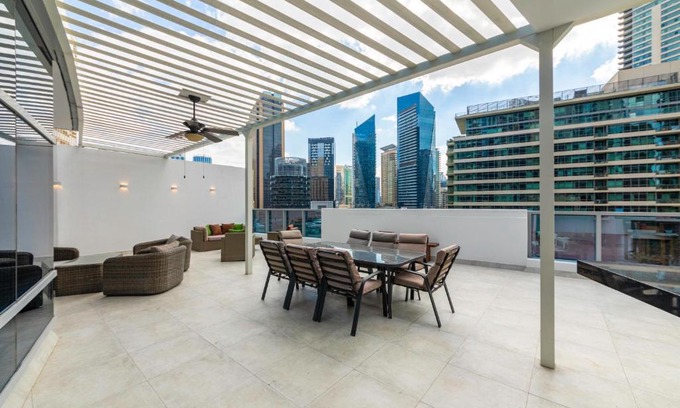 Dubai Marina Villa | Maison Privee - Stunning 3-Floor Villa with Kids Room & Rooftop Terrace over Dubai Marina