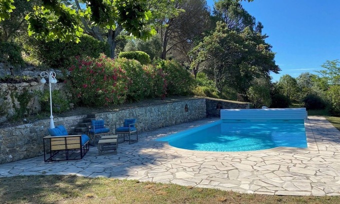 Saint-Paul-en-Foret House | Maison Provençale 6 Personnes à St Paul en Forêt