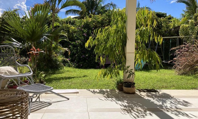 La Montagne House | Maison spacieuse pres de Saint Denis avec jardin ferme