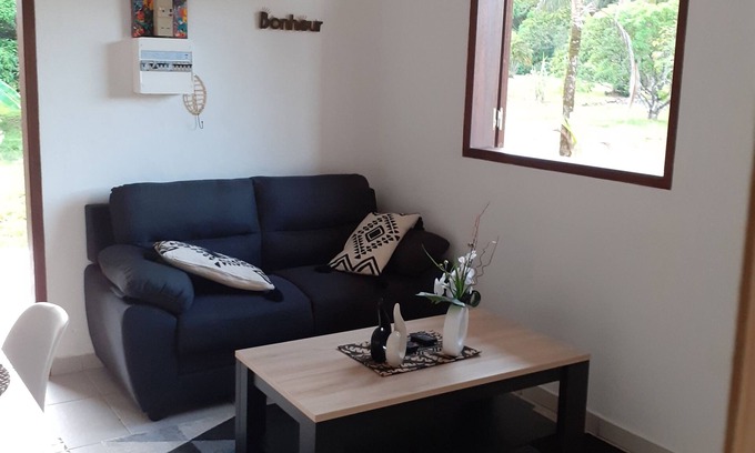Montsinery-Tonnegrande House | Maison Type t2 Cosy Avec Grand Jardin
