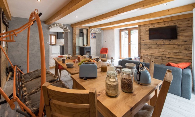 Orelle House | Maison10p Orelle/val Thorens en Plein Coeur des Montagnes :ski Rando Vélo Lacs