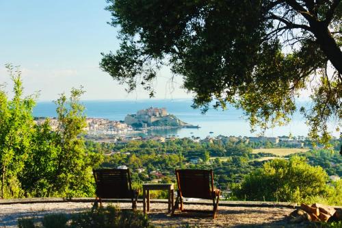 Calvi Apartment | Maisonnette en plein maquis vue splendide à 5 min du centre et de la plage