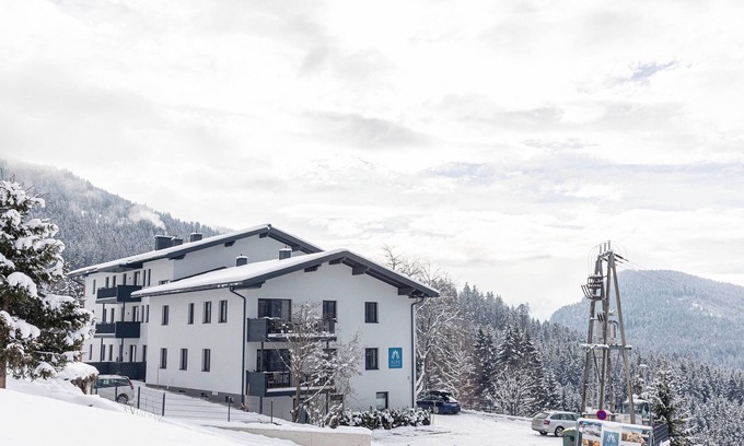 Sankt Martin am Tennengebirge Apartment | Majestic apartment with infinity pool