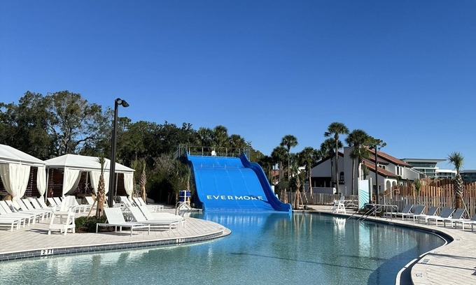 Florida Central Atlantic Coast House | Majestic 10-BR Haven: Pool, Game Room, & More ONLY 3-6 mins to DISNEY WORLD !