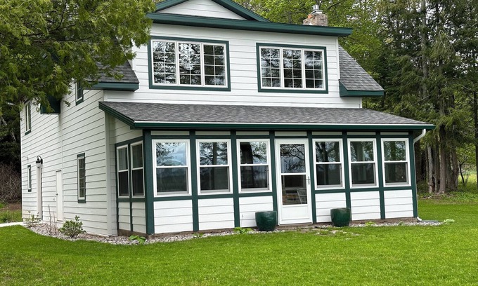 Au Train Cottage | Make Memories at this charming Cottage at AuTrain Lake! Near Pictured Rocks!