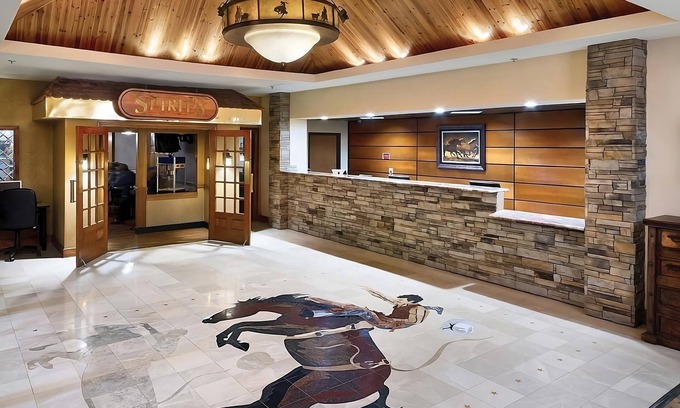 Casper House | Make Your Trip More Enjoyable! Near Dakota Zoo, Raging Rivers Waterpark