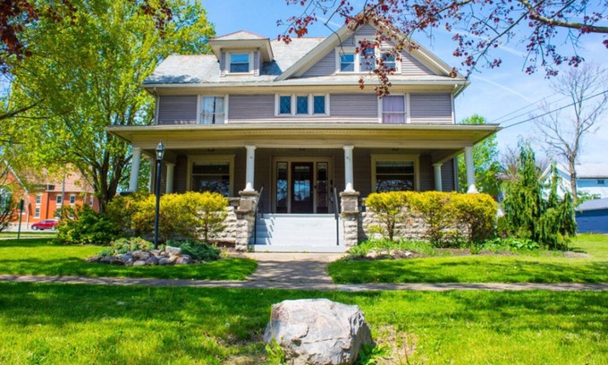 Loudonville House | Malabar Chalet is a beautiful and centrally located home in the heart of Mohican