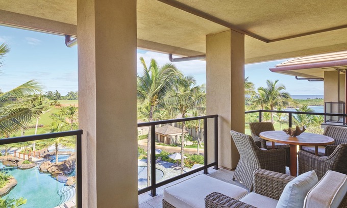 Foster Village Condo | Maliula 3-Bdrm Signature, Penthouse-style with Ocean View Lanai