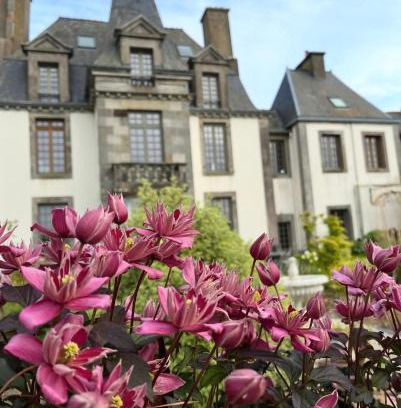 La Guymauviere-La Hulotais-La Bourelais Bed & Breakfast | Malouinière Guillaume Onffroy