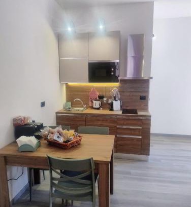 Somma Lombardo Apartment | Malpensa Sleep & Go