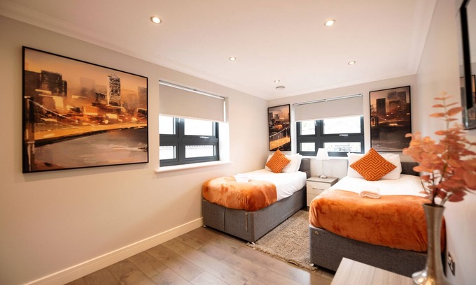 Reading City Centre Apartment | Malthouse Court - Premium 2-Twin Beds, 2-Bath