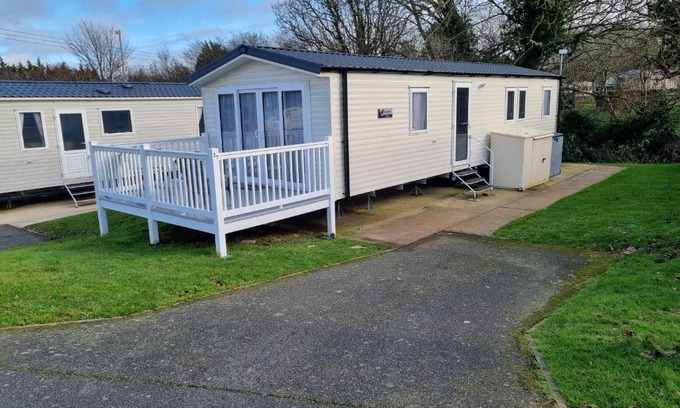 Shanklin House | "Malton" LG27 Pet Friendly