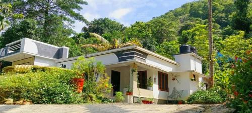 Devikolam Villa | Mamalakandam - The White house, Diya homestay