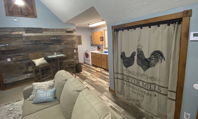 Glasgow Apartment | Mammoth Cave Get-Away