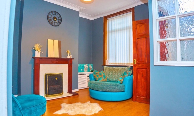 Manchester House | Manchester 2 Bedrooms Tv Close To Local Sights