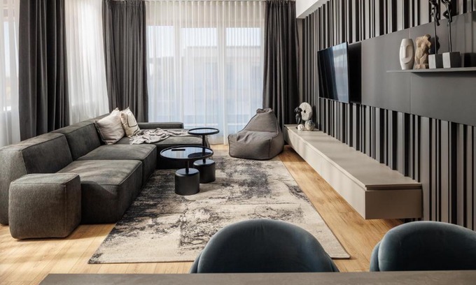 Tractorul Apartment | Mandala Designer Apartments with Free Private Parking, near Mall Coresi