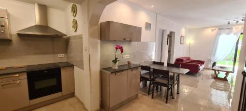 Saint-Denis Apartment | Mangue-carotte