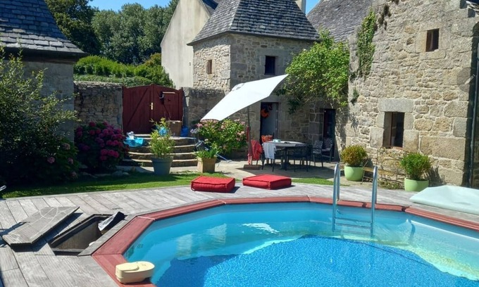 Cleder House | Manoir "little perl" pont du Jégu
