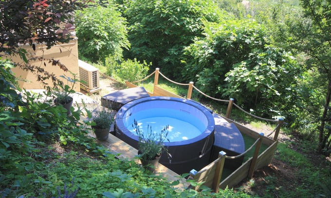 Castels et Bezenac House | Manoir with Heated Pool, WiFi, Stunning South-facing Views Of Dordogne Valley