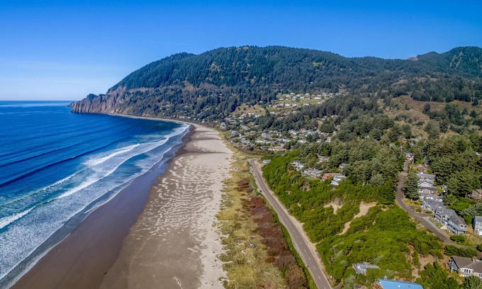 Manzanita House | Manzanita Charm (MCA 125)