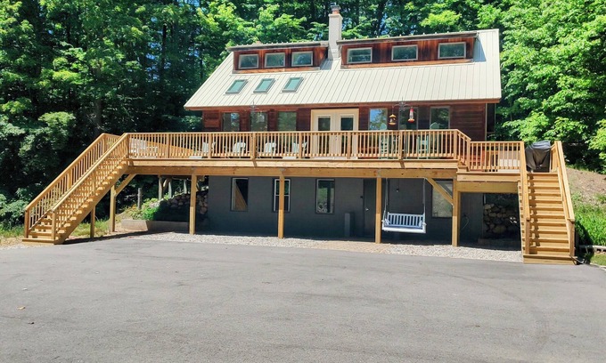 Maple City House | Maple Lodge-Heart of Leelanau County