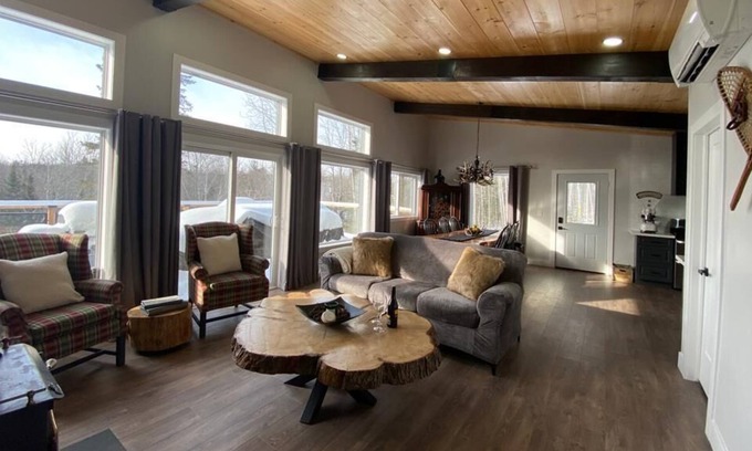 Madawaska Valley Cottage | Maple Ridge Modern Cottage