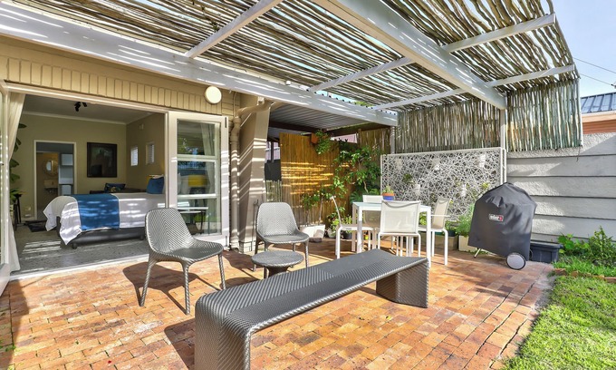 Bergvliet Apartment | Maple Studio