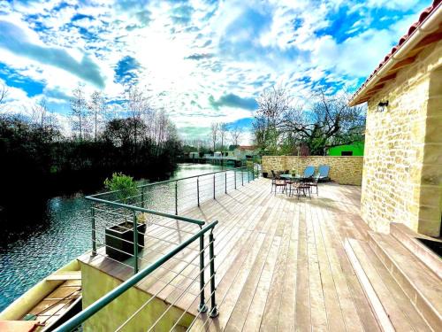Magne House | Marais Poitevin maison au bord de l'eau