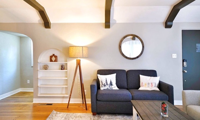 Newhall House | @ Marbella Lane - 6BR SFR | DTWN SJ | Laundry + P