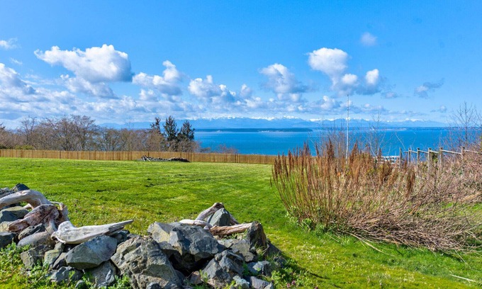 Coupeville House | @ Marbella Lane - Waterfront 2BR Whidbey Island