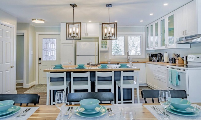 Leeds and the Thousand Islands Cottage | Marble Rock Retreat: Elegant Riverside Escape