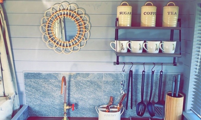 Aldeby Cottage | March Hare is a marvellous shepherd’s hut that sleeps up to four people.