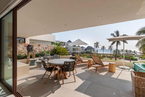 Ixtapa Resort | Marea Beachfront Villa H48