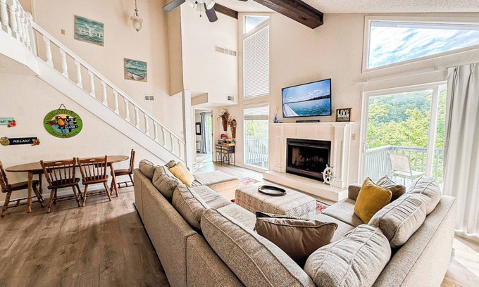 Osage Beach House | Margaritaville-4Bed/5Bath/Deck/Grill/Resort Access-16PP