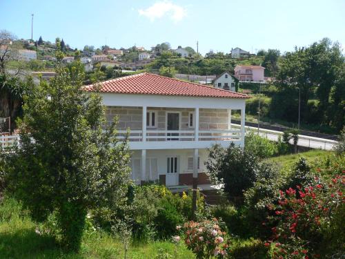 Paredes de Coura Villa | Maria João