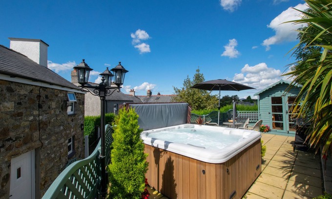 Llanbedrog House | Marian Graig - Two Bedroom House, Sleeps 3
