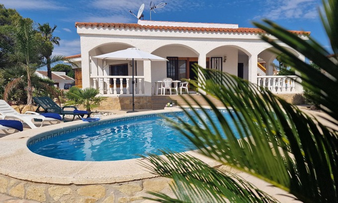 Riumar Ski Chalet | "Marianna"@MARISOL: 310m to the beach, private pool, A/C, WiFi, dog beach.