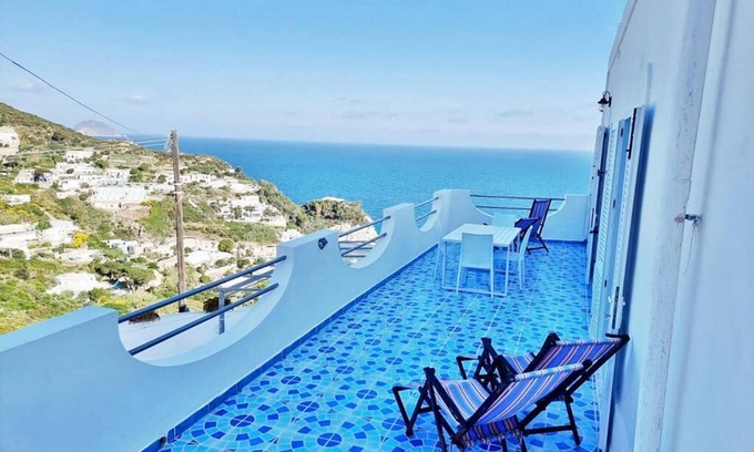 Le Forna House | Maridea Ponza, Squilla Mantis three-room apartment with terrace on the Bay