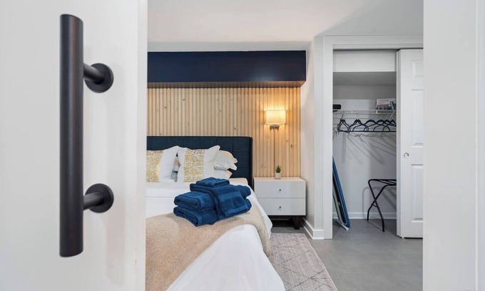 Marietta Apartment | Marietta Square Suites - Suite2 - Modern Apartment
