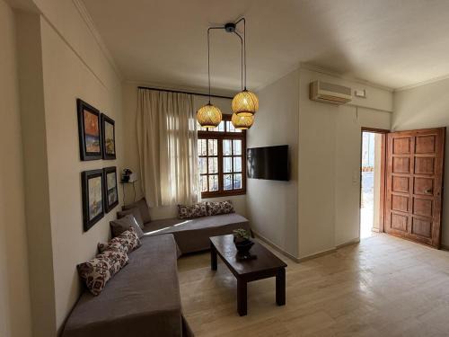 Myrtos House | Mariliana Apartments Just 15 Steps from the Libyan Sea