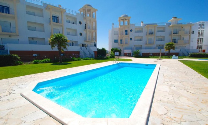 Nazare Apartment | Marina - 3 bedroom sea view apartment in complex with pools
