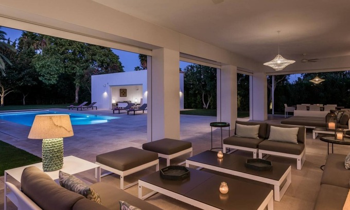 Sotogrande Cottage | Marina House with pool!
