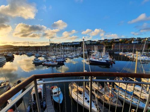 Milford Haven House | Marina Retreat