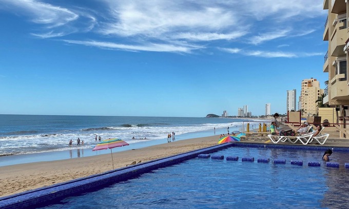 Marina Mazatlan Condo | Marina Sol Condo Resort property directly on the Ocean with 2 Pools