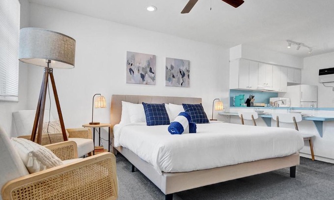 Hollywood South Central Beach Apartment | Marine Villas # 7