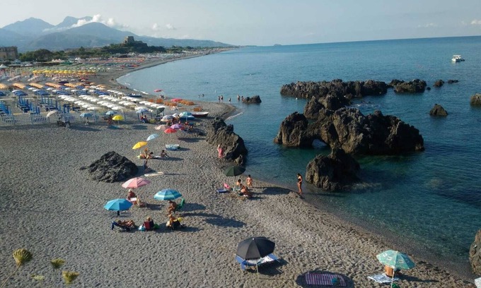 Scalea House | Mario's house with "white" garden