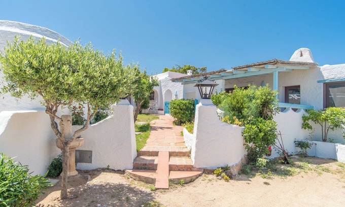 Porto Rafael House | Maritime Holiday Home near the Beach with Garden & Terrace
